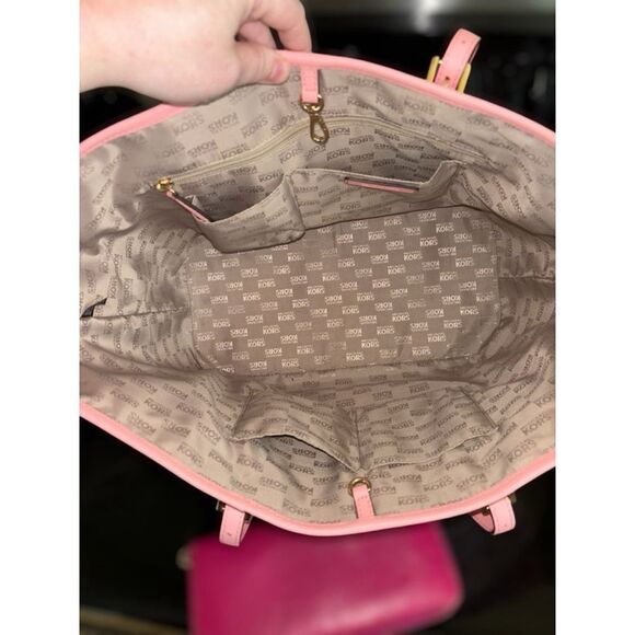 Michael Kors Large Travel Jet Set Carry All Tote, Magenta Wallet & Card Holder - Picture 13 of 16